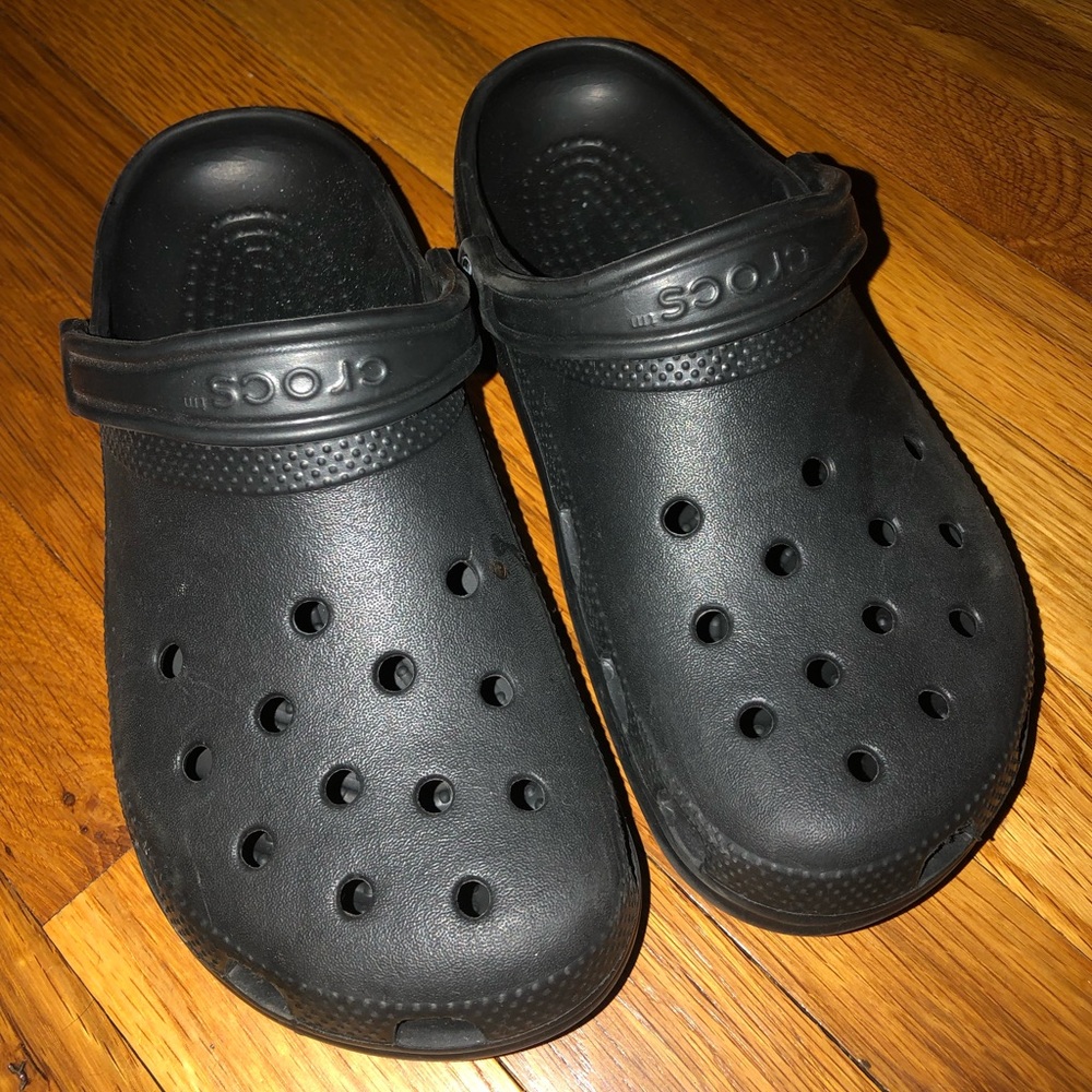 black crocs